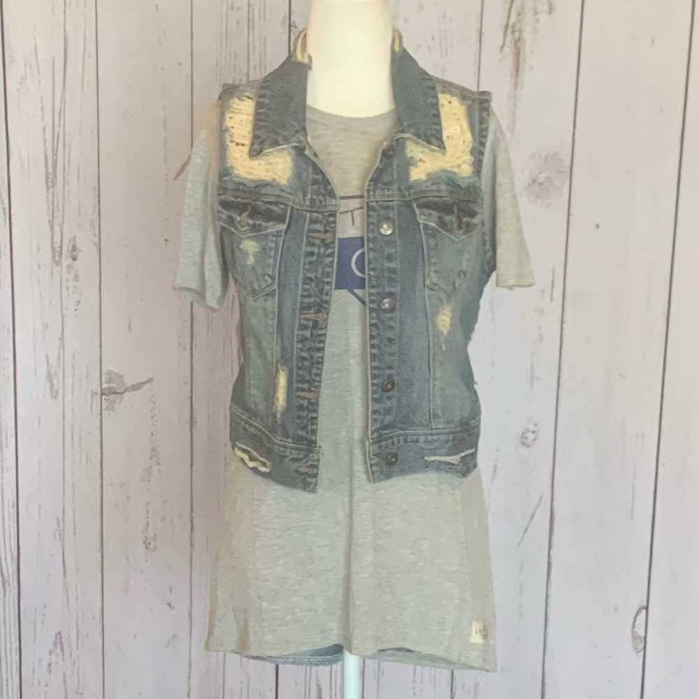 Women’s RWH Distressed Denim Vest